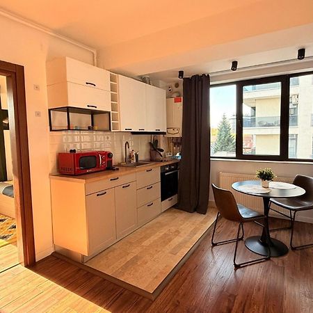 Cozy Apartment With Self Check-In Near Promenada Mall And Verdi Park บูคาเรสต์ ภายนอก รูปภาพ