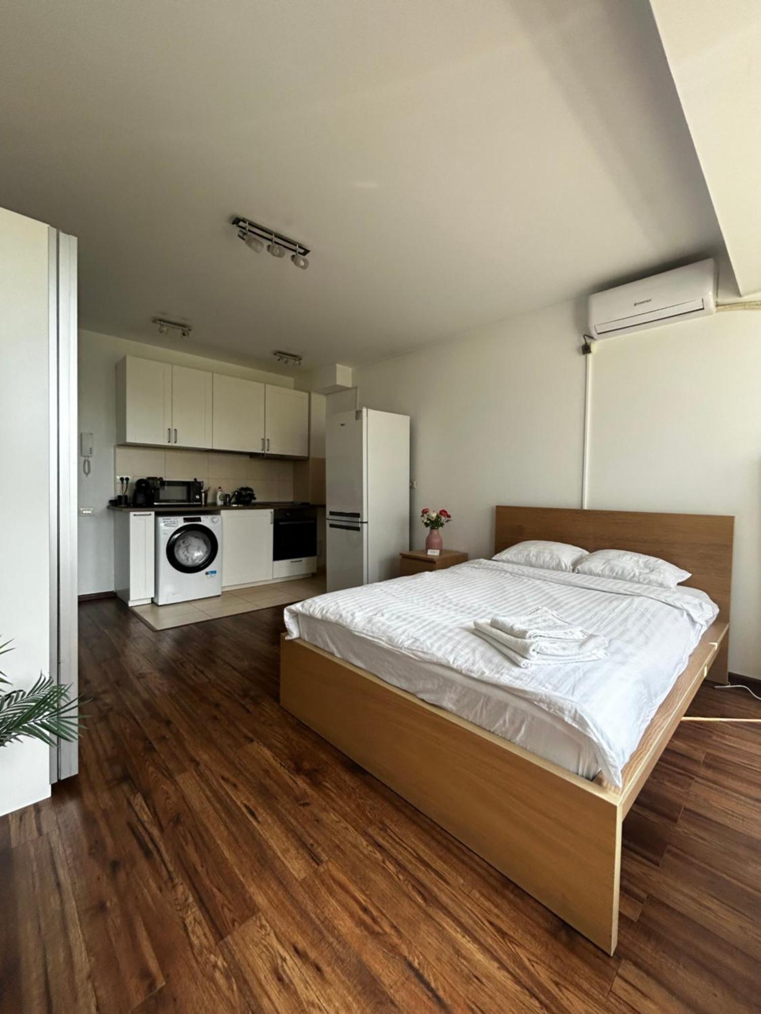 Cozy Apartment With Self Check-In Near Promenada Mall And Verdi Park บูคาเรสต์ ภายนอก รูปภาพ