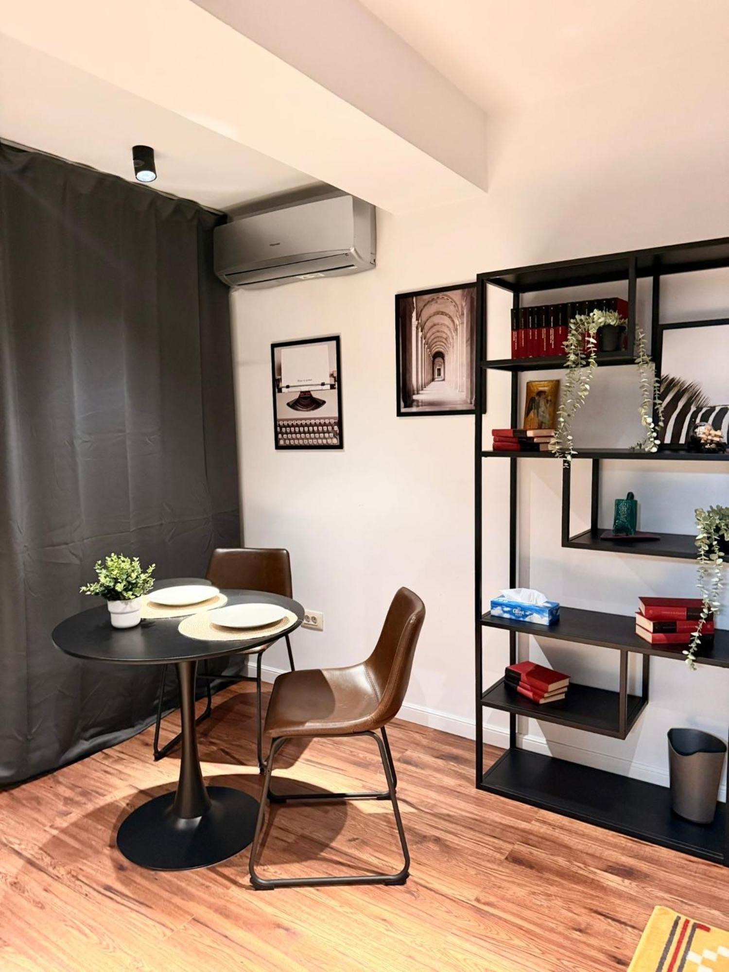 Cozy Apartment With Self Check-In Near Promenada Mall And Verdi Park บูคาเรสต์ ภายนอก รูปภาพ