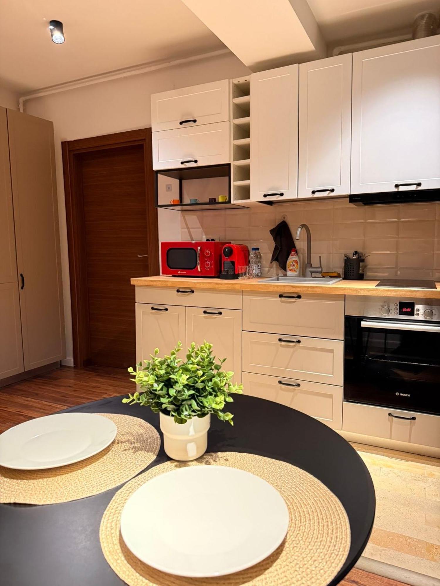 Cozy Apartment With Self Check-In Near Promenada Mall And Verdi Park บูคาเรสต์ ภายนอก รูปภาพ