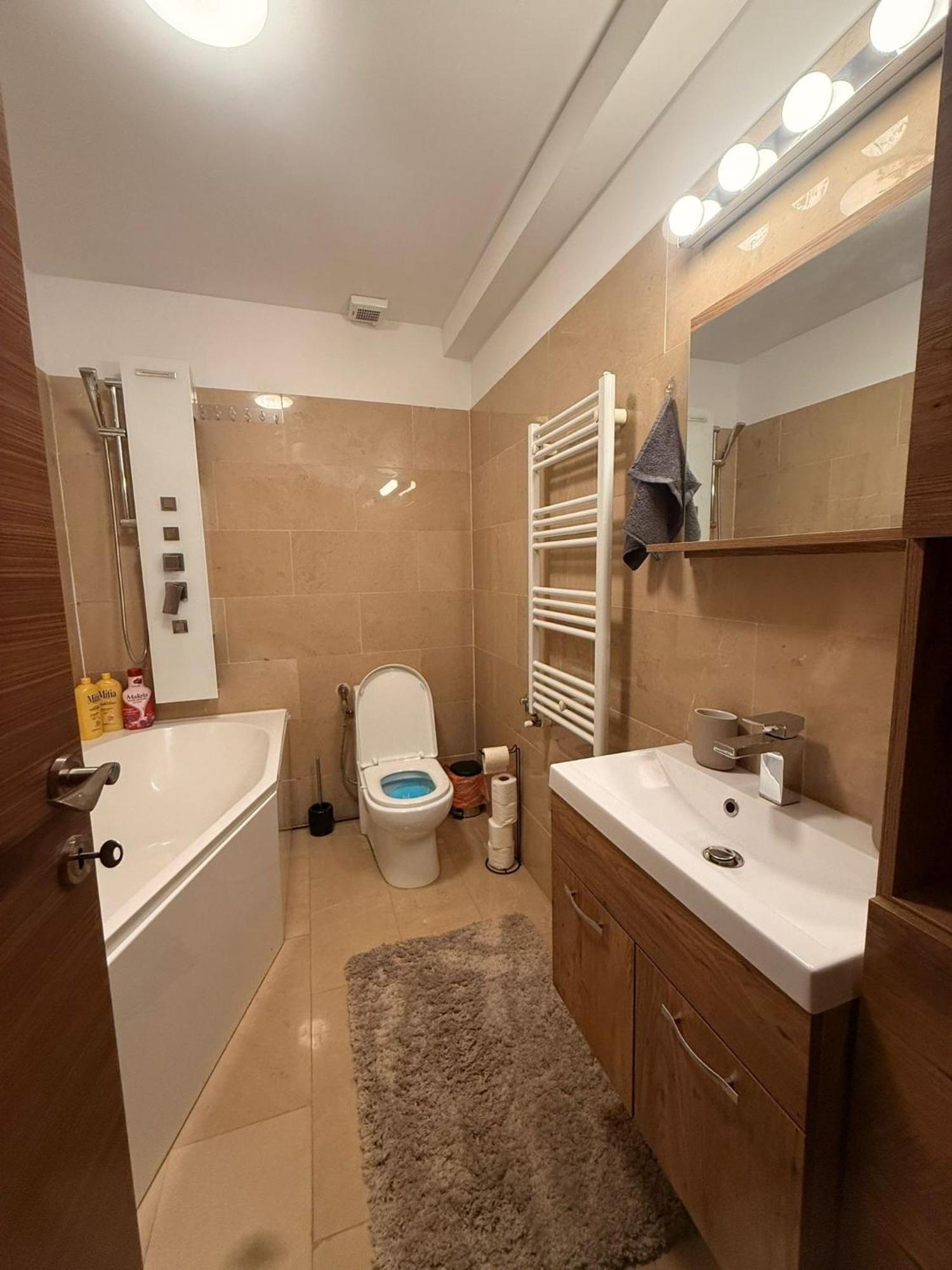 Cozy Apartment With Self Check-In Near Promenada Mall And Verdi Park บูคาเรสต์ ภายนอก รูปภาพ